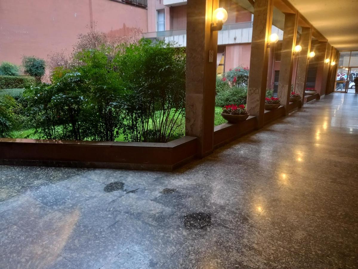 The Boheme Vintage Junior Suite ---- Cozy & Quiet & Comfortable With Private Bathroom & Fully Equipped Kitchenette & Cozy Balcony - Lift To 4Th Floor - Metro' Verde -Green Subway Porta Genova Milan Luaran gambar